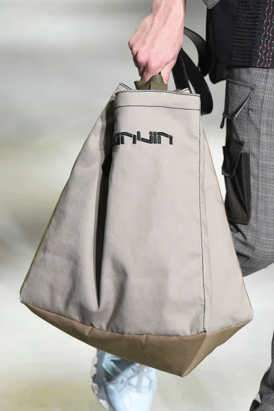 Look 43